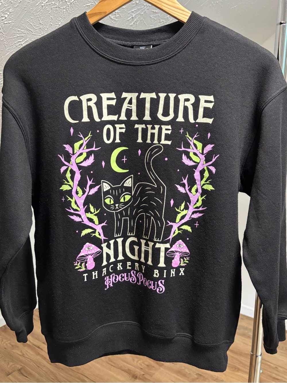 Hocus Pocus Creature of the Night crewneck sweatshirt, xxs